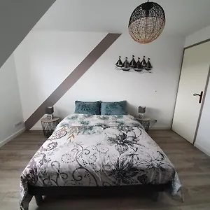 https://au-bout-de-la-jete.inbrittany.com